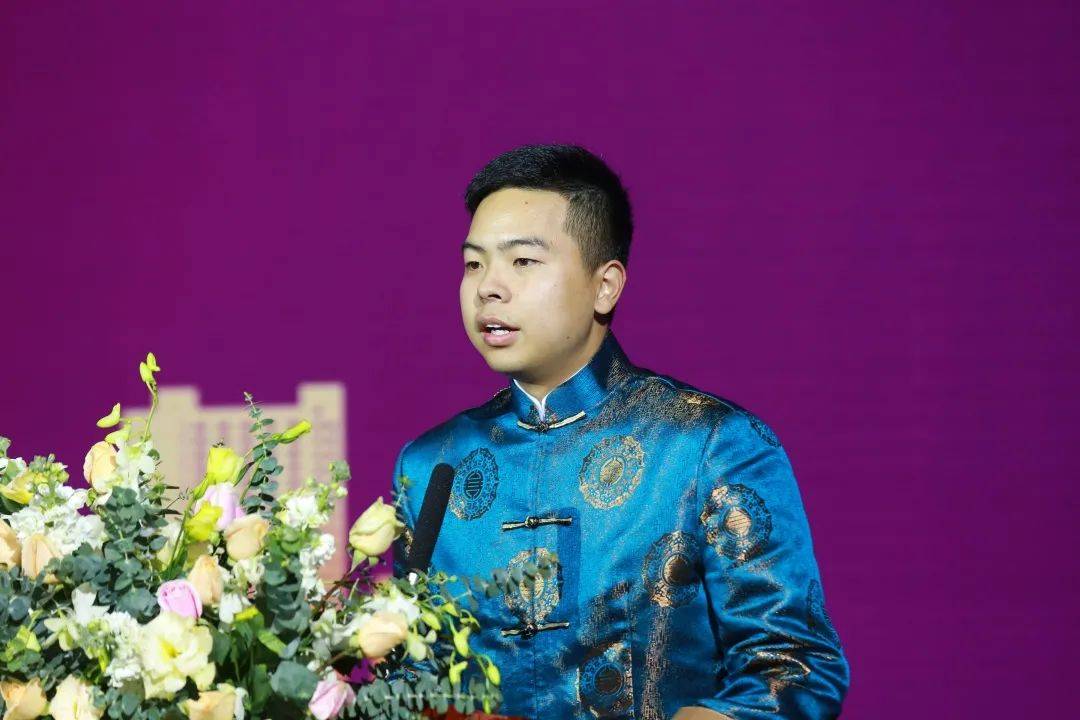 元旦文艺汇演暨学生获奖表彰大会出席嘉宾广州工商学院校长邝邦洪教授