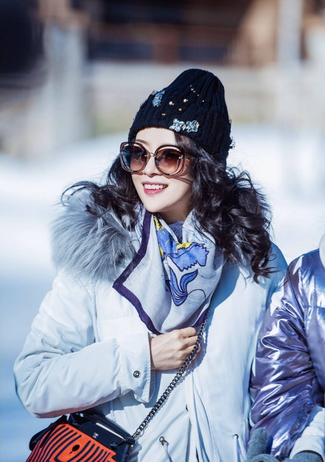 41岁的章子怡深v礼服美上热搜,顶级富太太穿搭也不过如此了!