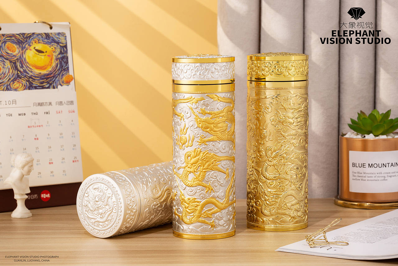 大气贵族水杯拍摄出来一种霸气的感觉出来