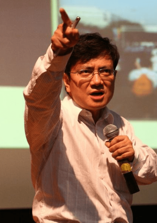 "网红校长"郑强:孩子没有输在起跑线上时,就已经累趴了