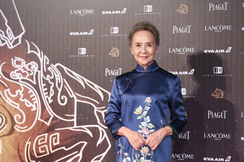 吴彦姝82岁还很漂亮穿搭很有品位且年轻端庄却不失优雅