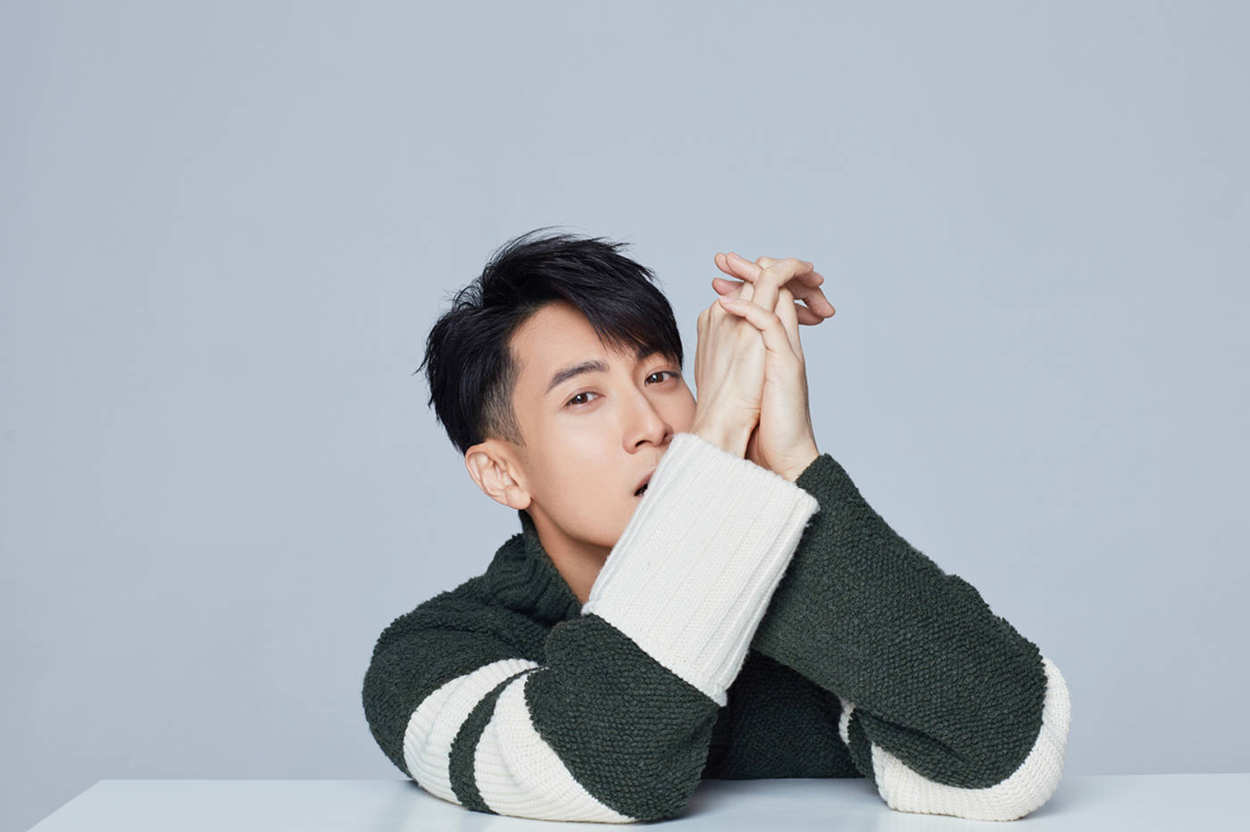 吴尊暖冬写真曝光 型格满分展双重魅力