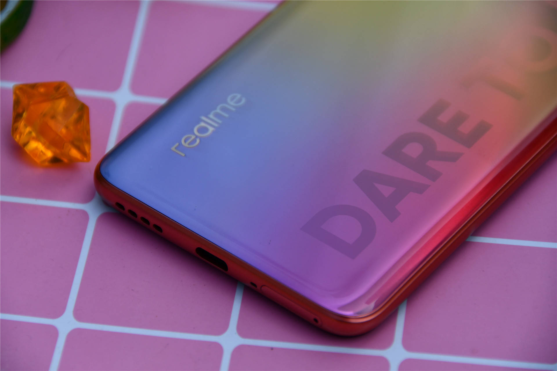 realme v15图赏:美,轻,薄,将国潮与科技完美融合_机身