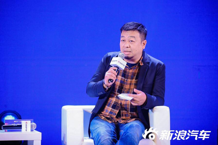 新浪汽车发布2021新能源白皮书 充电为最热门话题