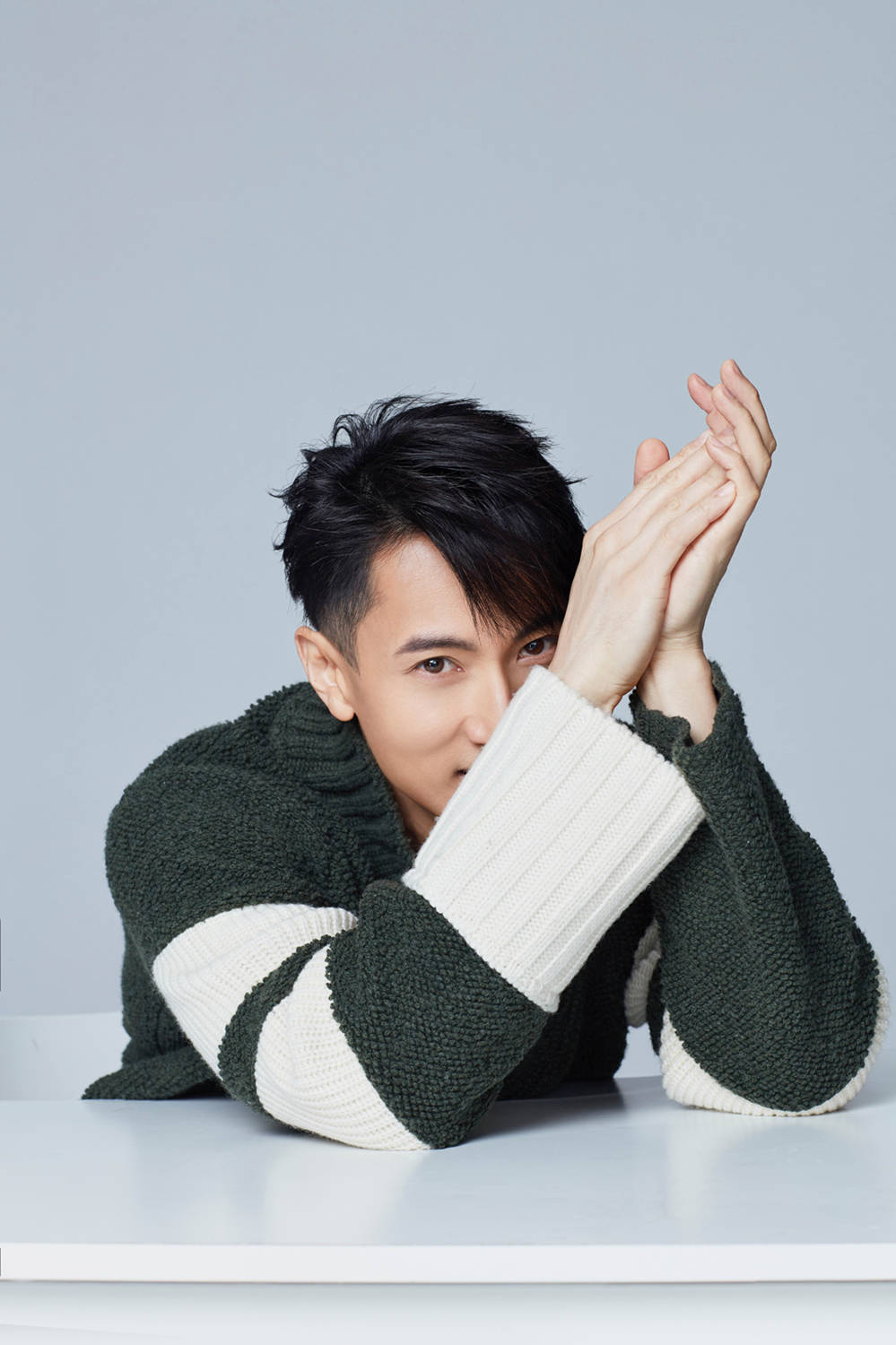 吴尊暖冬写真曝光 型格满分展双重魅力