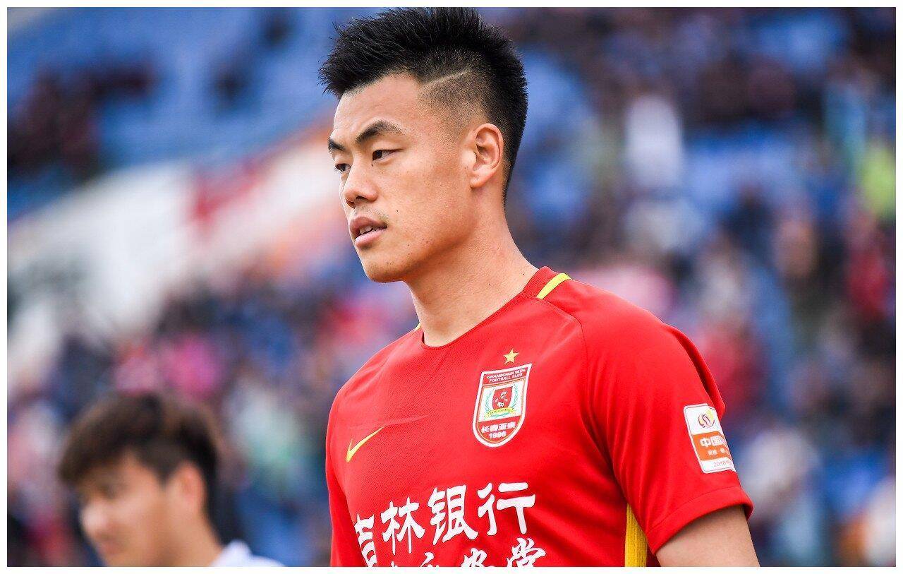 中甲金靴合约到期,各大豪门哄抢,国安追悔莫及_谭龙