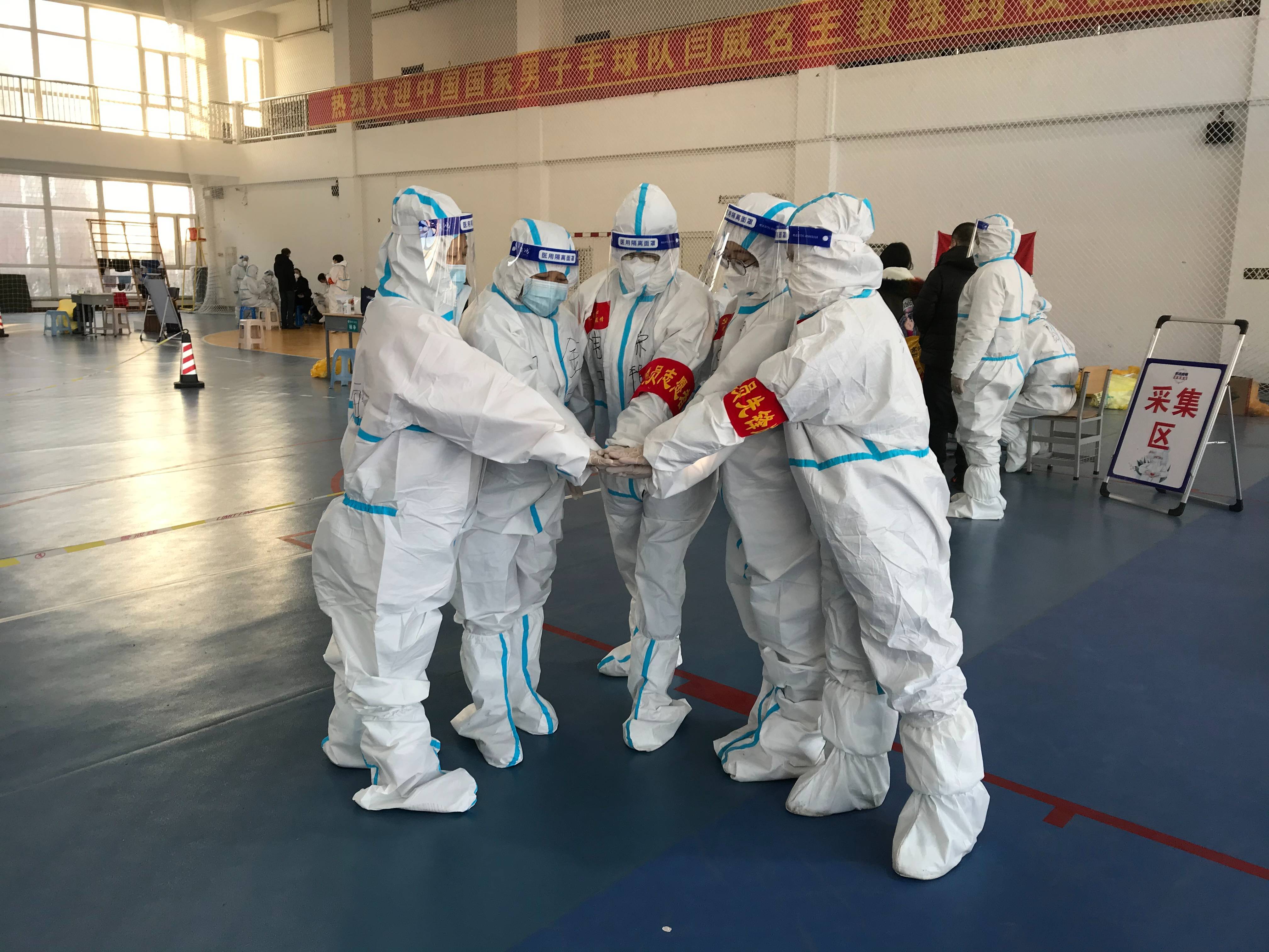 沈阳市电子技术学校志愿者助力社区第二轮核酸检测工作完美收官