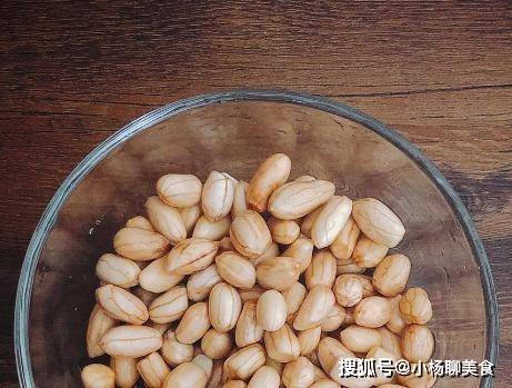 花生是碱性食物吗,他的含碱了有多大【花生是碱性食物吗】