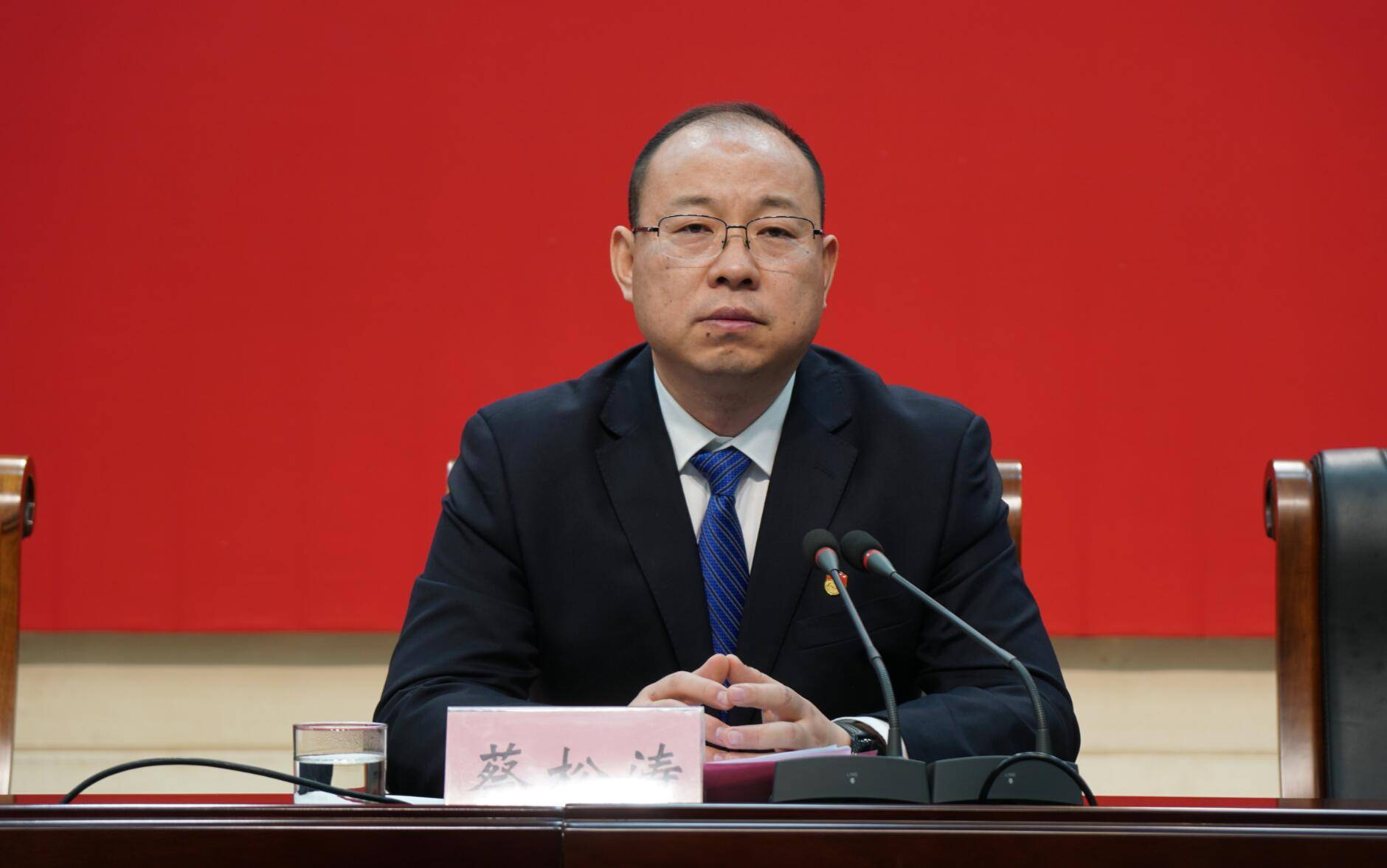 首场中共信阳市委新闻发布会举行