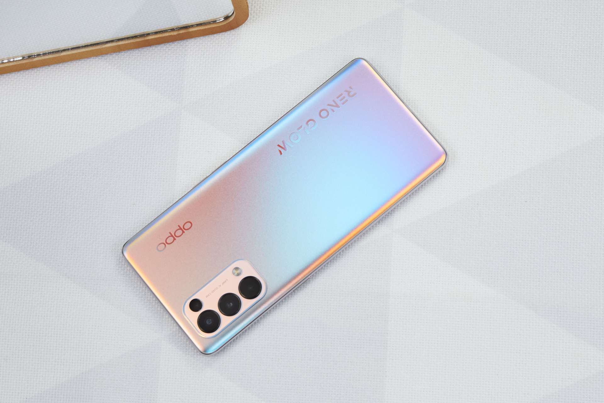 解读oppo reno5系列美学理念,斩获设计大奖不是偶然