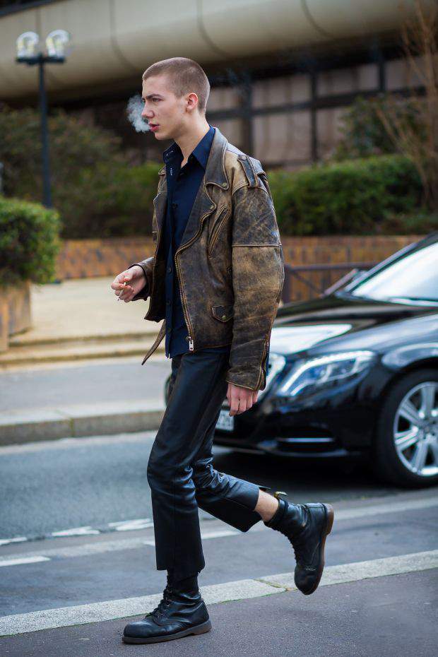 马丁靴型男的选择保暖又帅气经典不过时贝克汉姆父子都爱穿