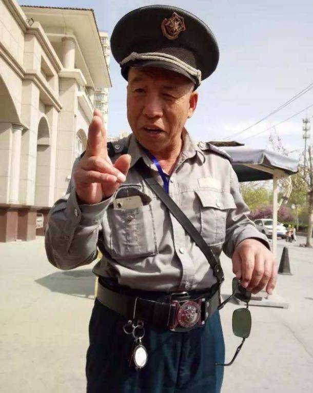 在琴行天天开门关门一年后的保安有感:卖着白菜的价,操着白粉的心_工