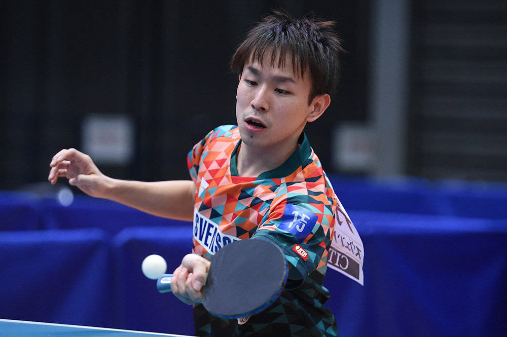 虽然已经40岁,但是吉田海伟一路闯进了男单16强,碰到了日乒主力丹羽孝