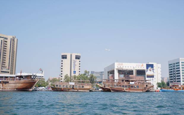 迪拜在发现石油前是一个小渔村，坐船只要1块钱，游遍全城