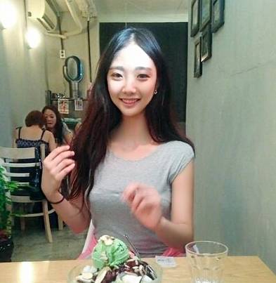 
笑话段子搞笑图片：老丈人 咱说话委婉点好不！_必一运动官网(图5)