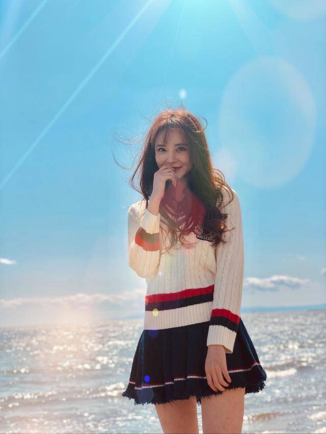 还有敢爱敢恨,蛮不讲理的八福晋明慧和妹妹明玉,虽然前期她们不太讨喜