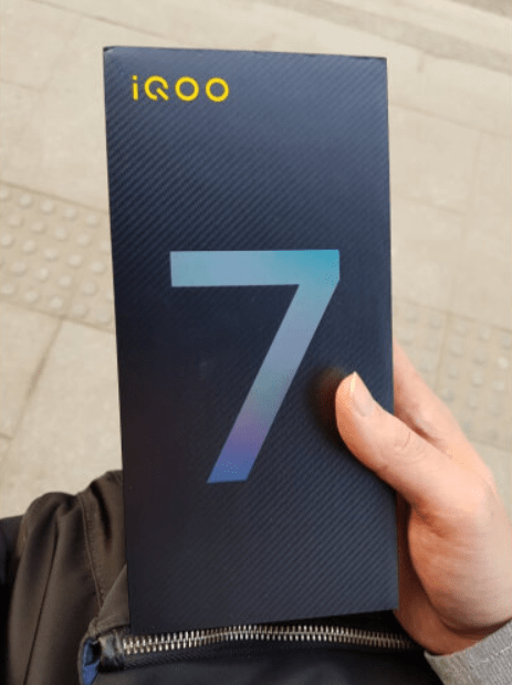 第一批原iQOO7买家逐渐收到货,消费者真实评价出来了,评价不好太无奈了!
