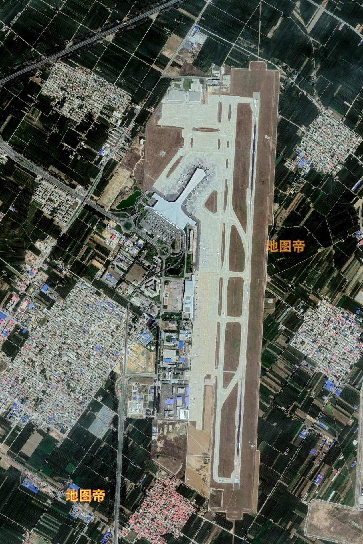 图-俯瞰石家庄正定国际机场1968年,石家庄成功登上河北省会宝座,除了
