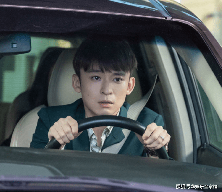 很多演员也都纷纷发文告别了这部作品和自己出演的角色,就连董子健也