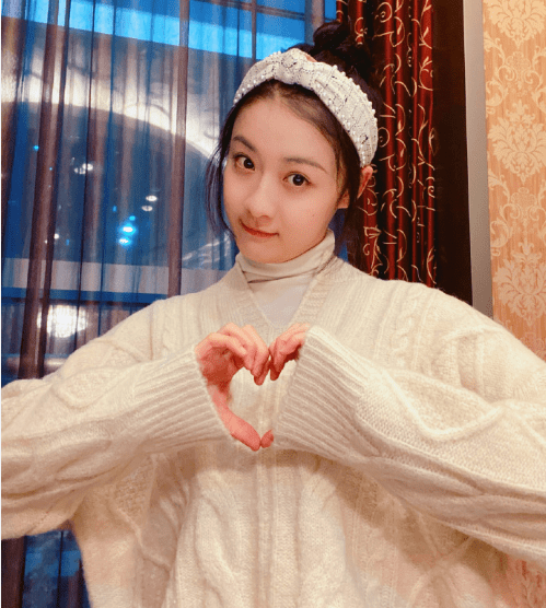 1999年出生的演员杨祺如演《鹿鼎记》中双儿走红,长相清纯漂亮