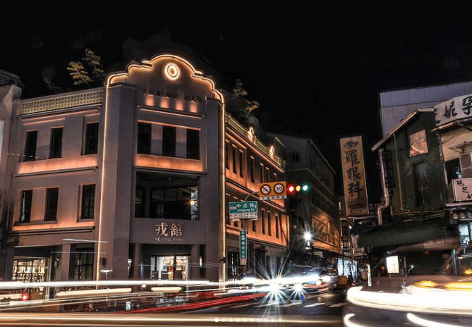 台南国华街80年戏院，怀旧老电影免费看！台南新地标「戎馆」4大亮点一次看！