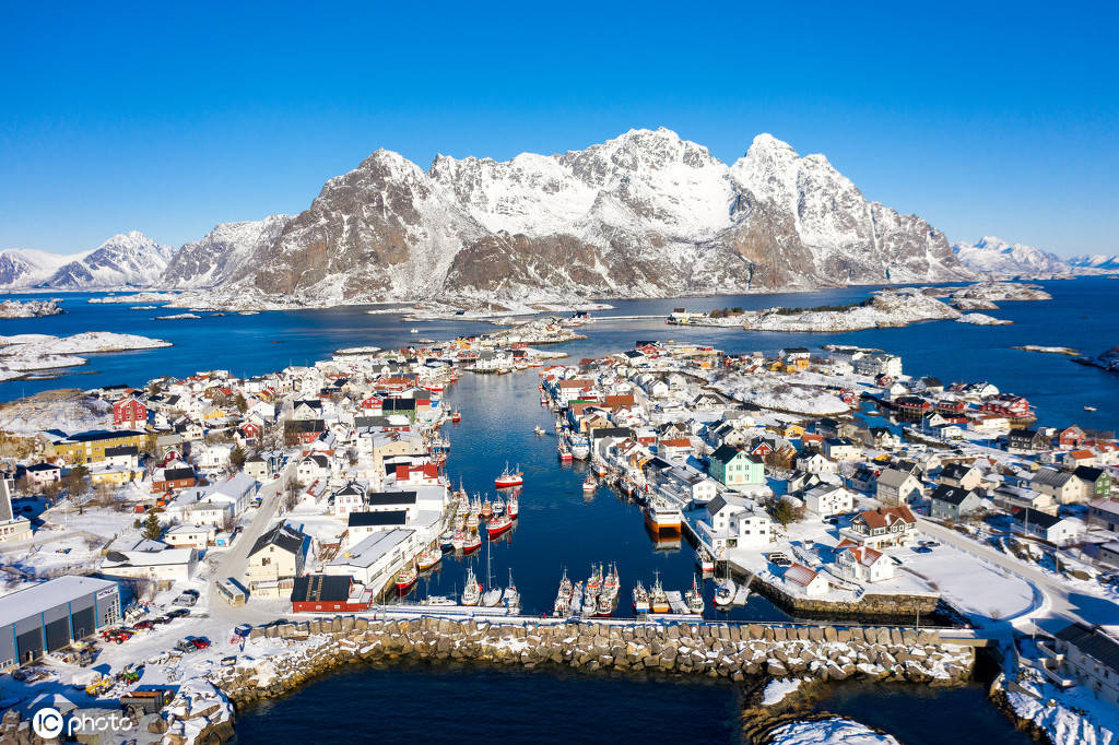 挪威特有的峡湾景色,令人流连忘返