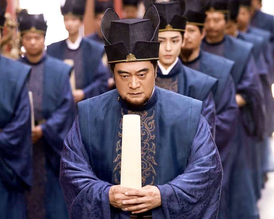 中慕容云海的父亲慕容中石等父亲角色都给大家留下了深刻的印象,因