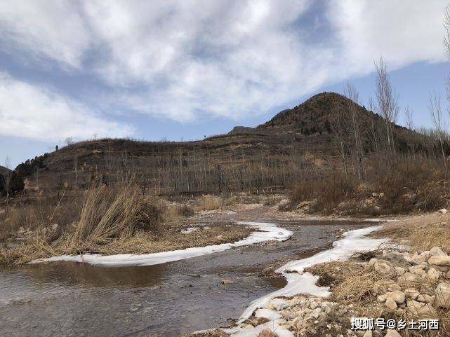 出来的,而土地就是五行中的土,因此就是土生阴和阳,也就是阴土和阳土