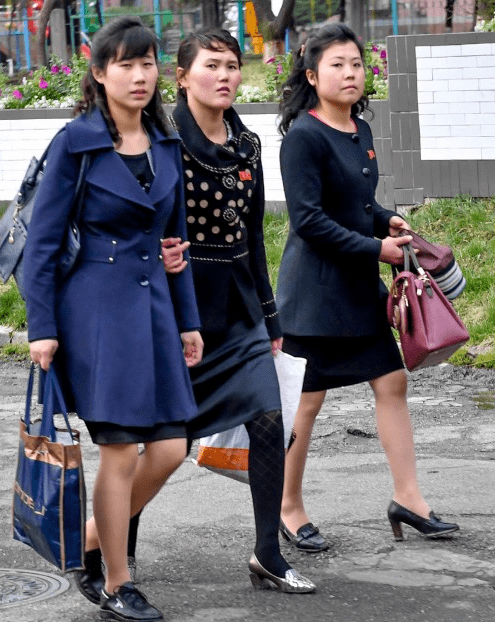 朝鲜印象：平壤女孩肤白貌美，喜欢穿丝袜和职业装