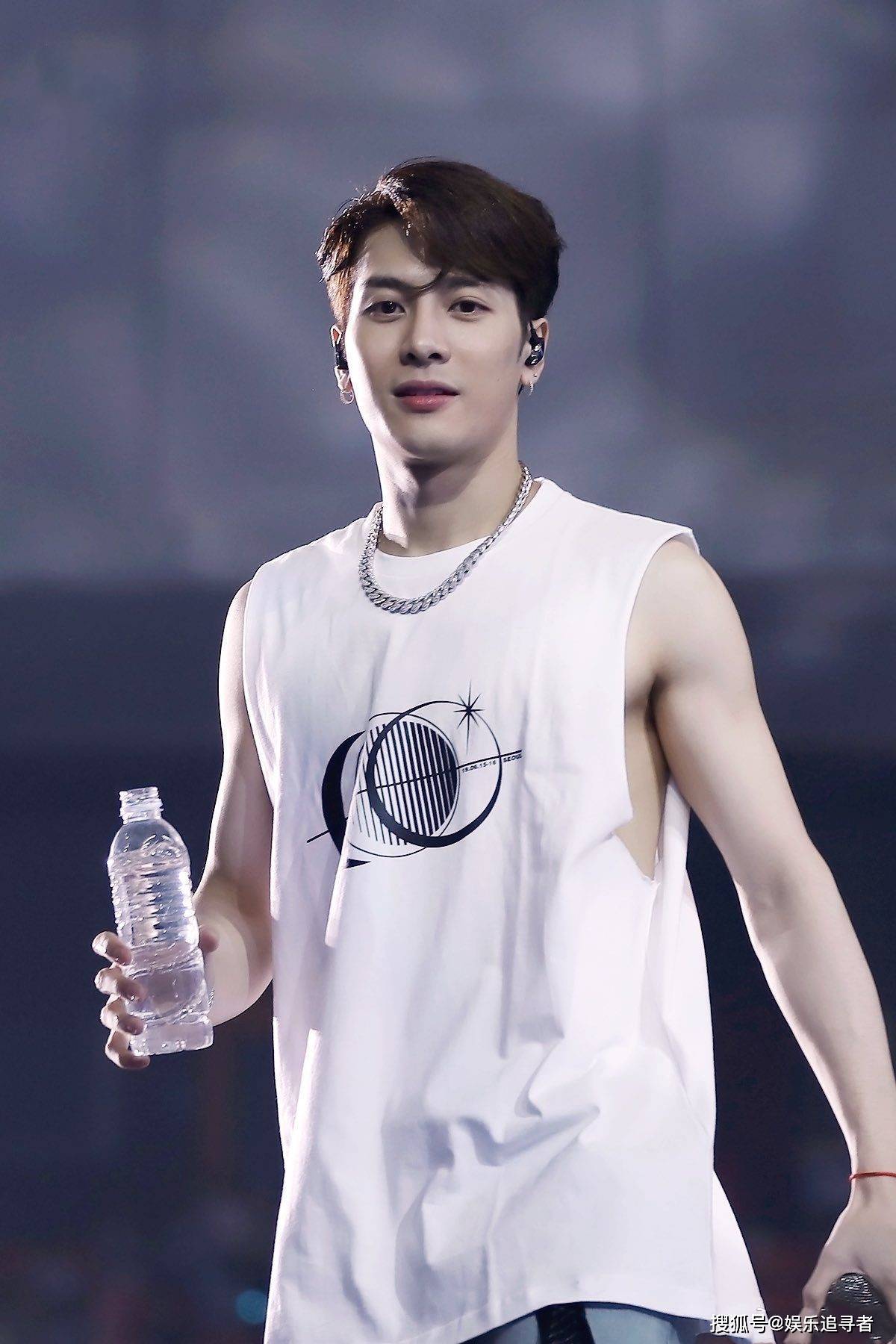 got7王嘉尔将签约新公司,与崔荣宰再成队友?网友:最好一起签!