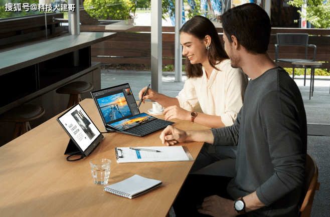 Ces 21华硕发布多款新品 双屏笔电将成主流生产力工具 灵耀