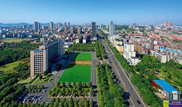 岳阳的gdp_岳阳东站(2)