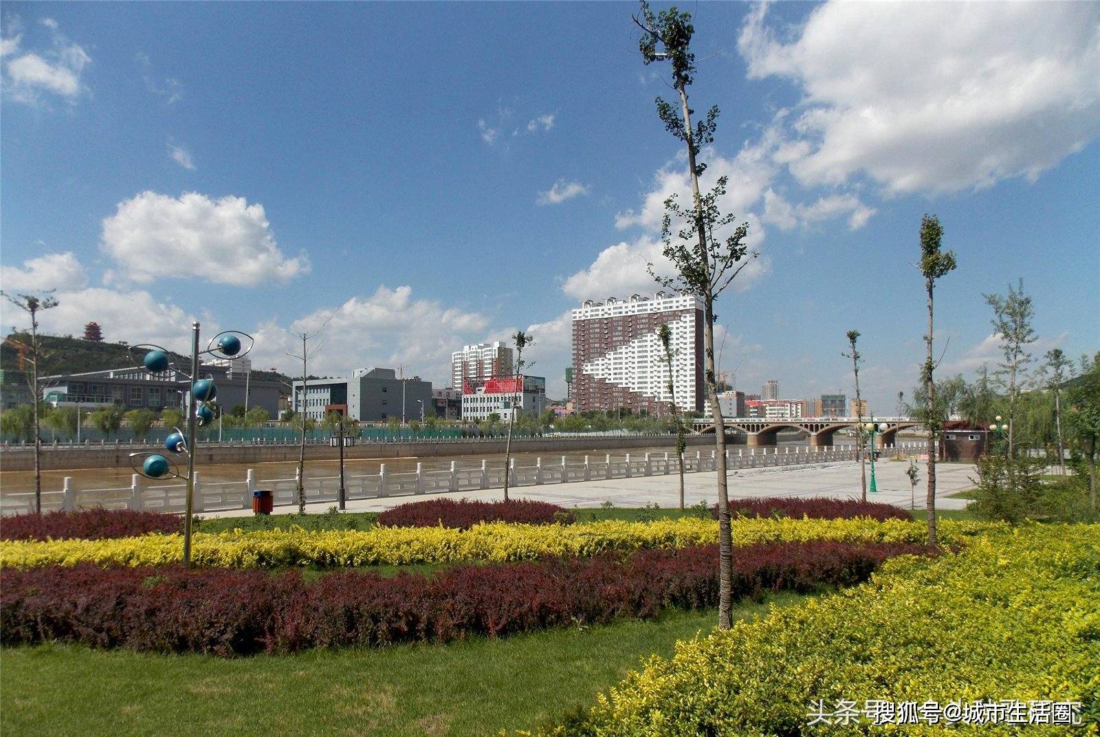 伞头秧歌梦幻小说:《许凡东游记 》 王洪廷作