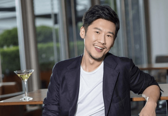 原来王馥荔儿子是他也是演员直到39岁才走红现41岁越来越帅