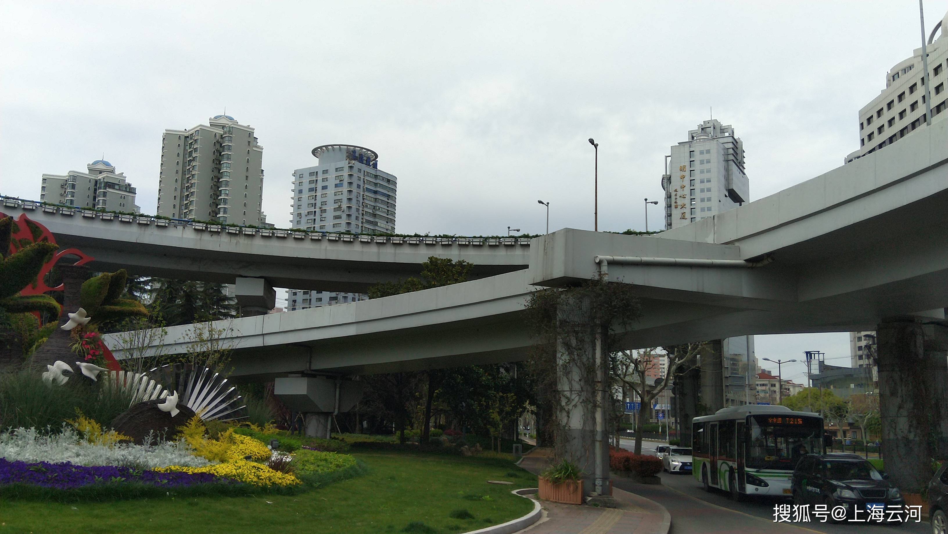 上海漕溪北路,街头的春天景色(6)