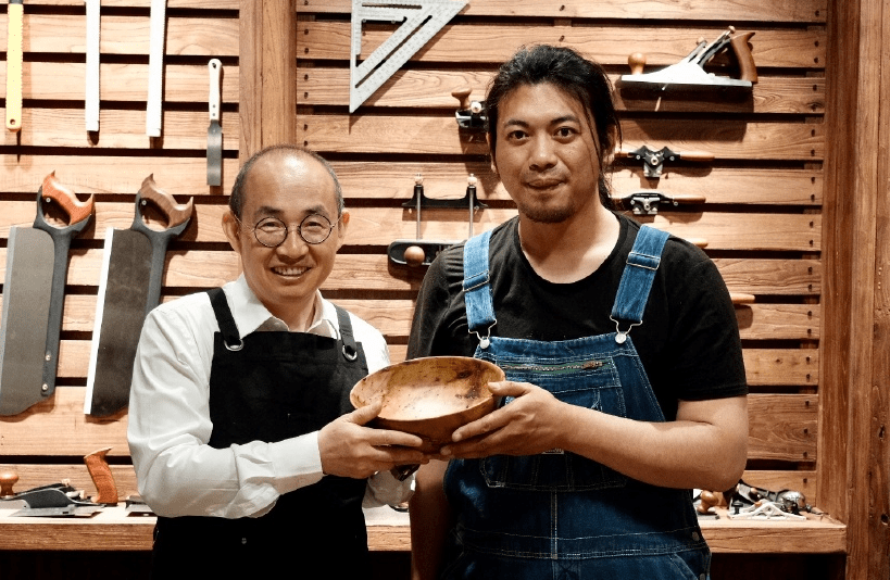 网红手工耿自制"木驴",引网友批评不尊重女性,随后发文回应_制造