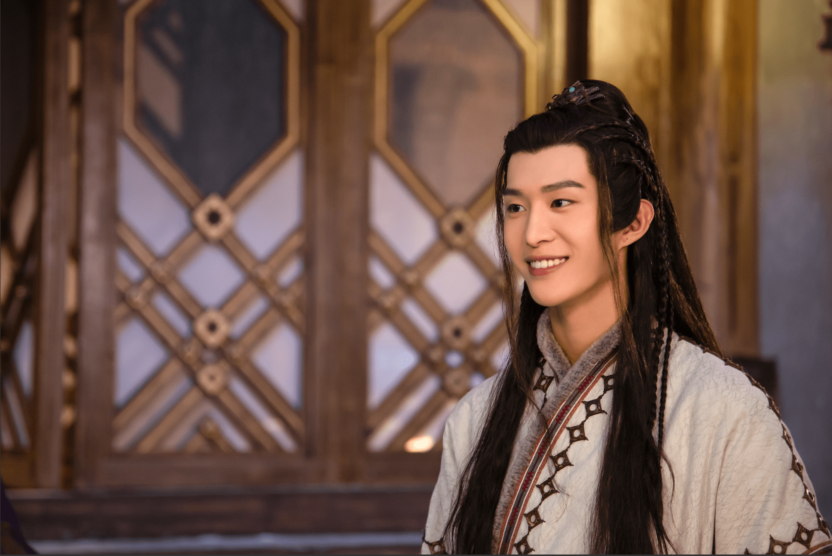 《灵域》名场面秦烈满电开大招 范丞丞高燃打戏行云流水