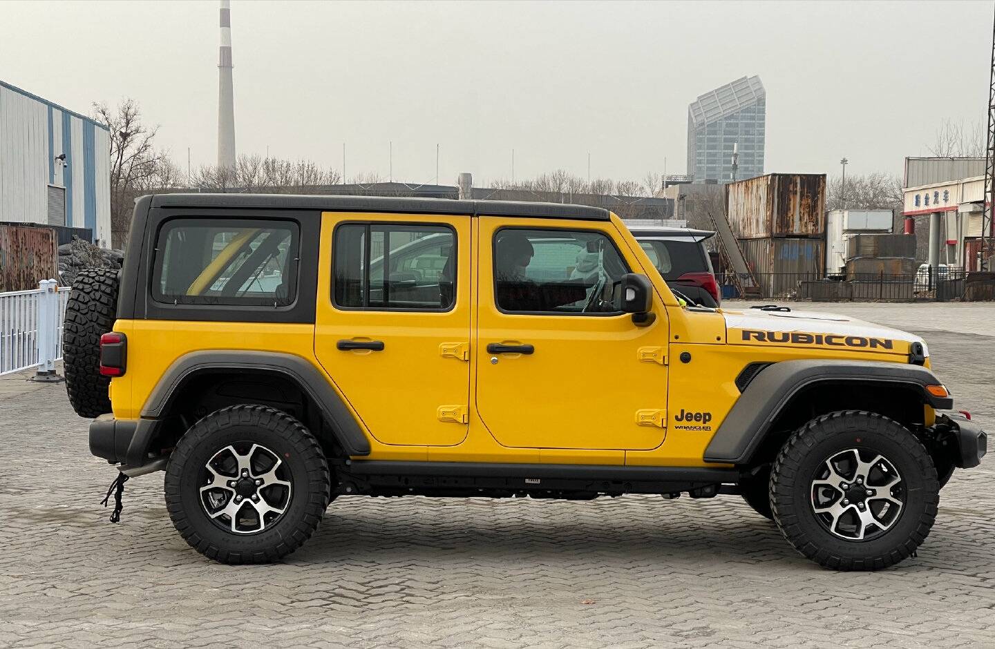 而在大家都比较关注的动力方面,新款的吉普牧马人(参数|图片)依然是