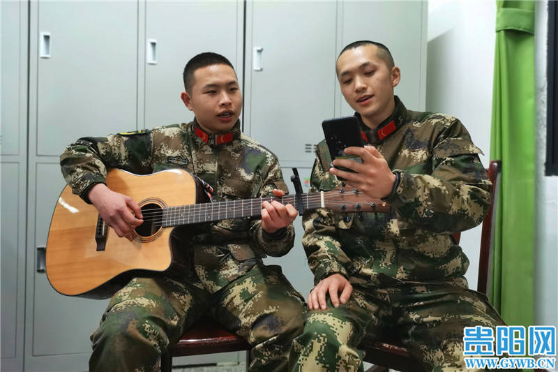 生活|来看武警贵阳支队手机使用那点事