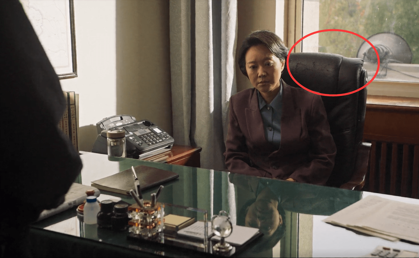 原创山海情:剧组丧心病狂,椅子上也安排细节,八倍镜追剧都有点吃力