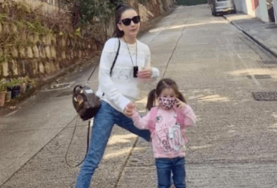 GDP是我女儿_小丑竟是我自己图片