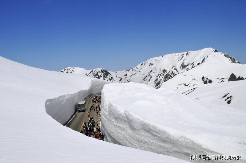 日本的雪山 壮观无比的雪壁奇景