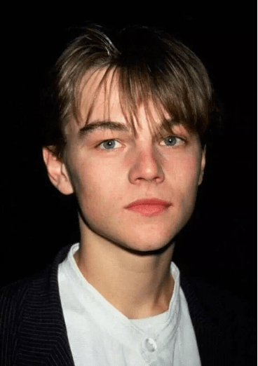 46岁小李子大肚腩抢眼,胖成两个20岁的自己,超模女友两天一换