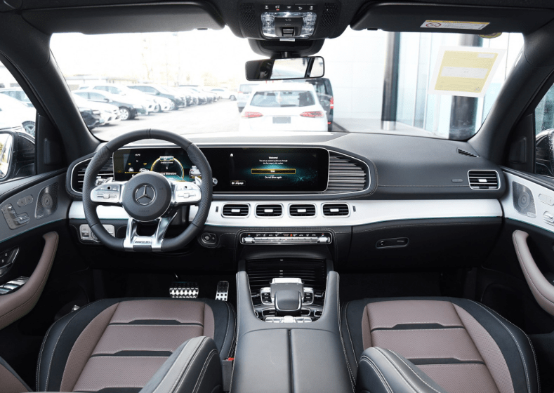 奔驰品牌对于车辆内饰的豪华理解向来走在时代的前沿,amg gle53在内饰