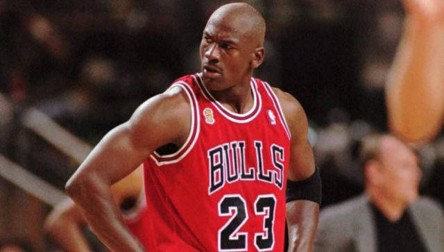 "三围尺寸"不输卡戴珊, 56岁乔丹果真幸福_伊薇特·普列托