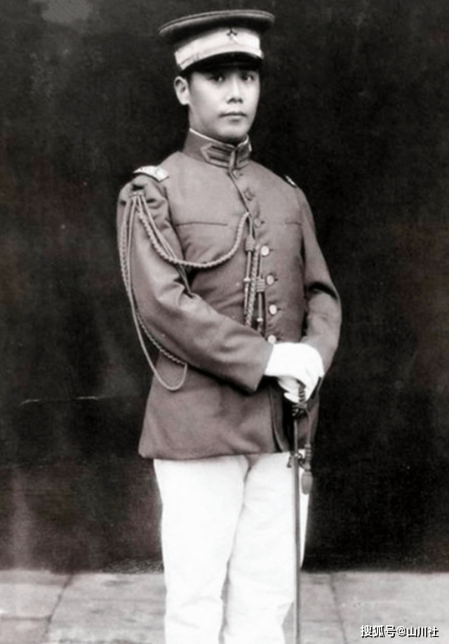 心里琢磨着,好你个吴炳湘,待我去找亲爸爸,让他来为我出气.