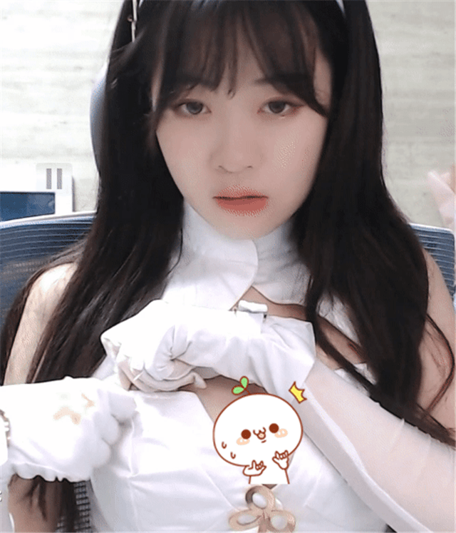 女主播亲自证实,已经跟t1上单在一起,难怪他新赛季直接拉胯_canna