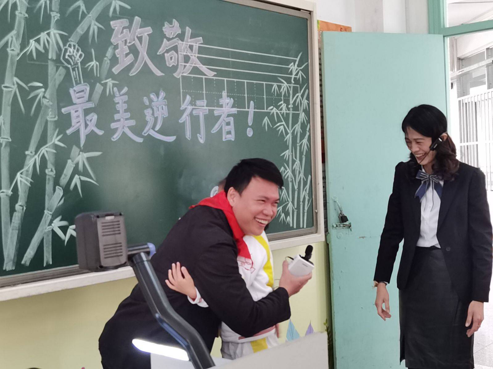 汕头市东厦小学校服图片