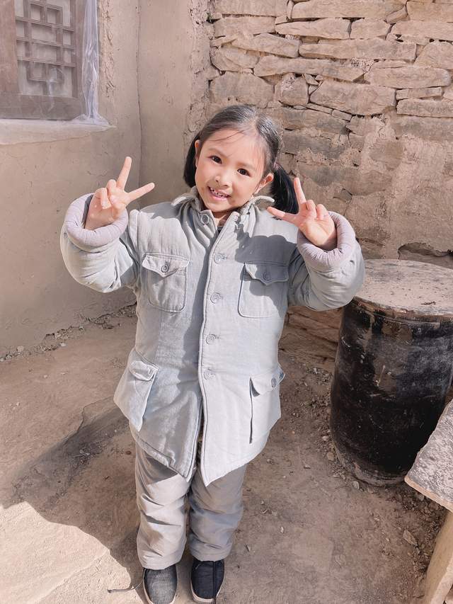 姚瑶《啊!摇篮》杀青 上海8岁女孩演绎洛杉矶托儿所革命娃的辛苦历程