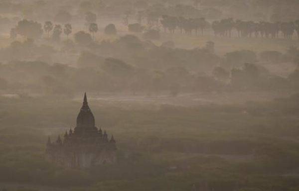 清晨的“万塔之城”——缅甸蒲甘古城